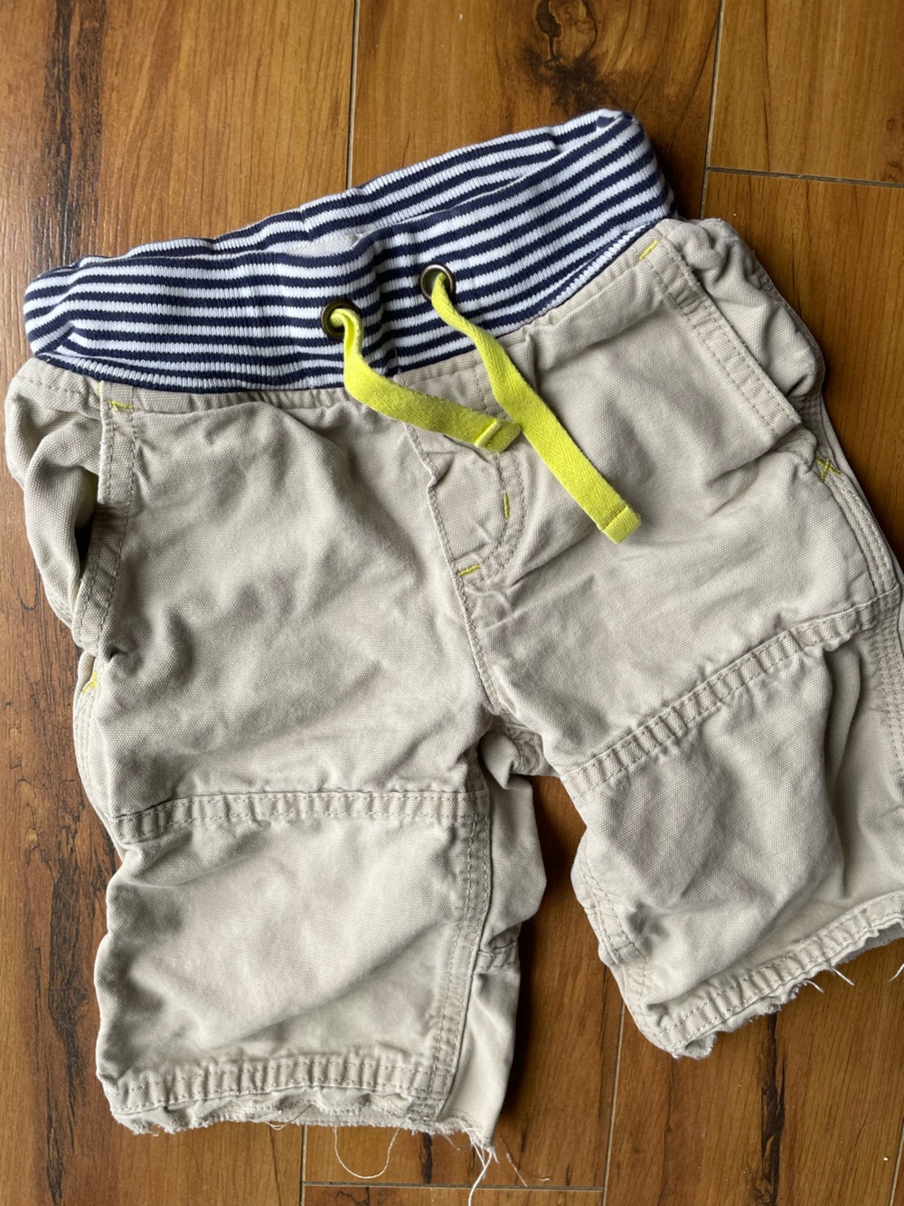 Mini Boden Beige Cargo Shorts with Navy Stripe Waistband and Yellow Drawstring